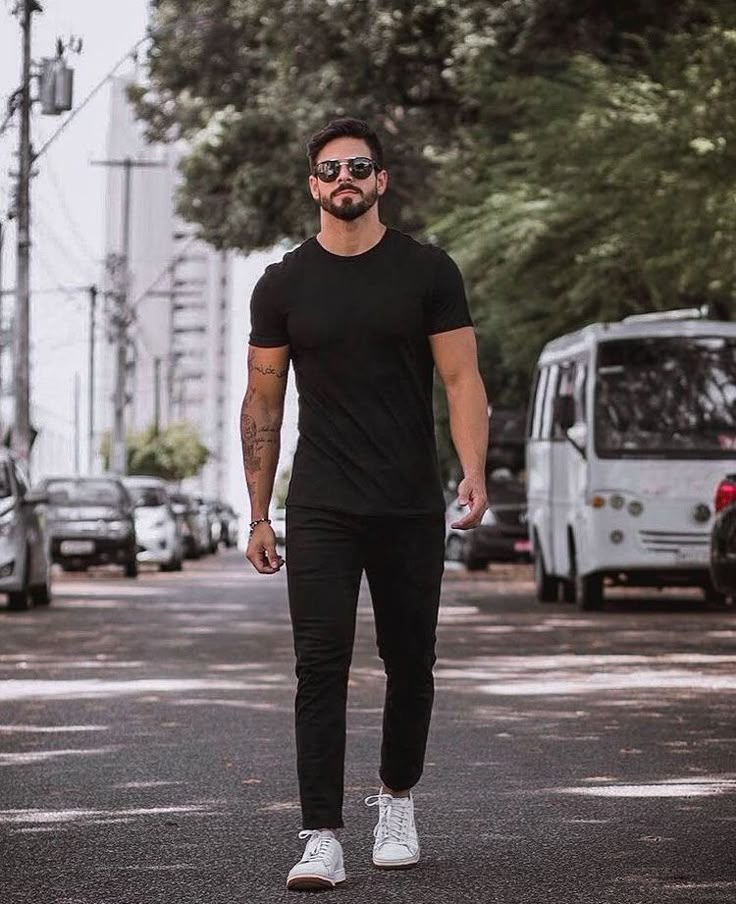 All black masculino com tenis branco