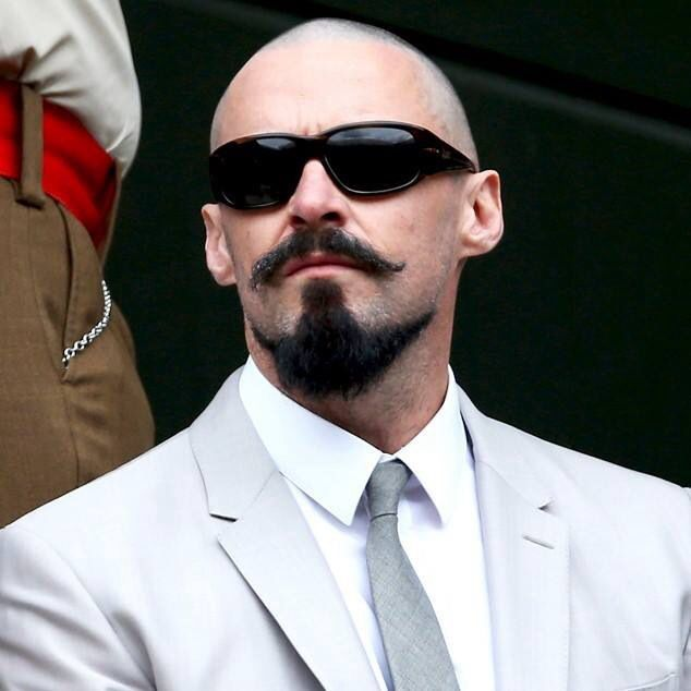 Barba Ban Dike careca