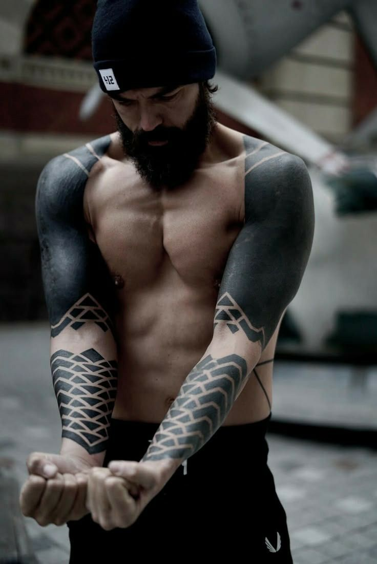 Tatuagem masculina estilo Estilo Blackout