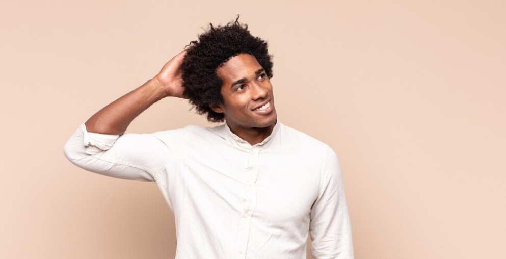 Tendências de Cortes de Cabelo Masculino Crespo em 2025